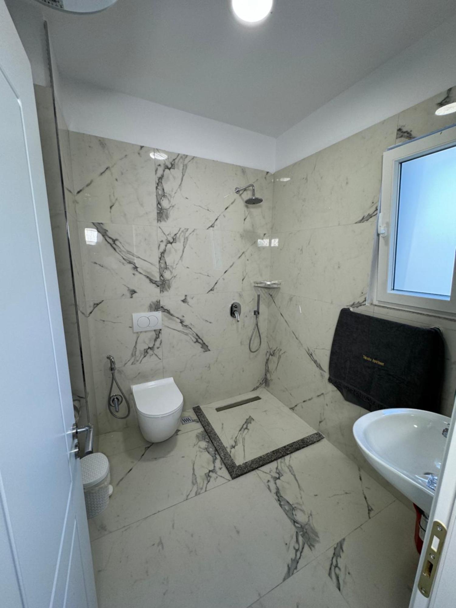 Apartment In City Center Shkodër Esterno foto
